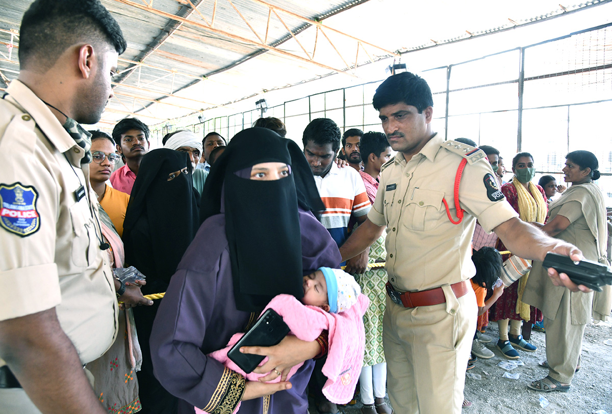 Fish-_20Medicine_20-Distribution-_20Nampally_20-Exhibition-_20Grounds-_20Photos-32.jpg 30
