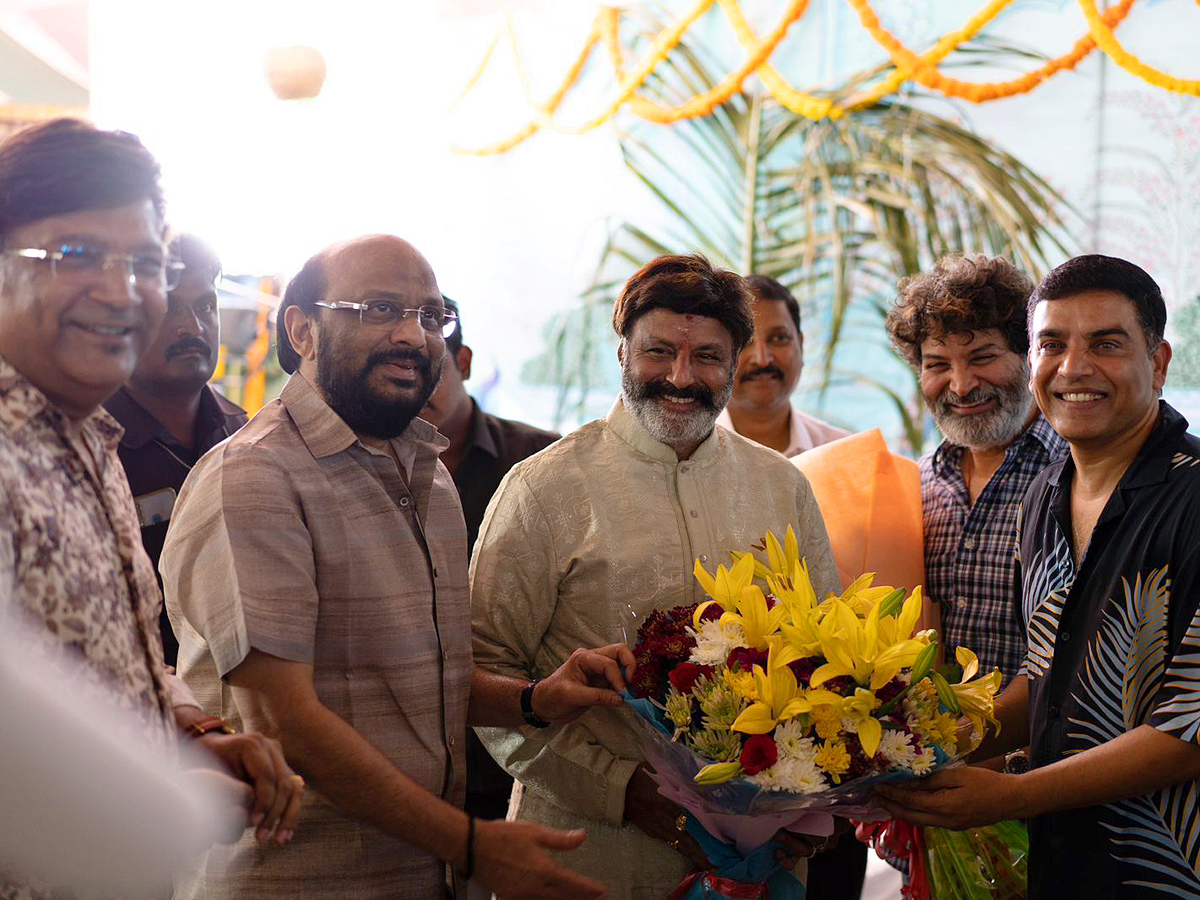 Nandamuri_20Balakrishna_20New_20Movie_20Opening_20Ceremony_20Photos_7.jpg 8