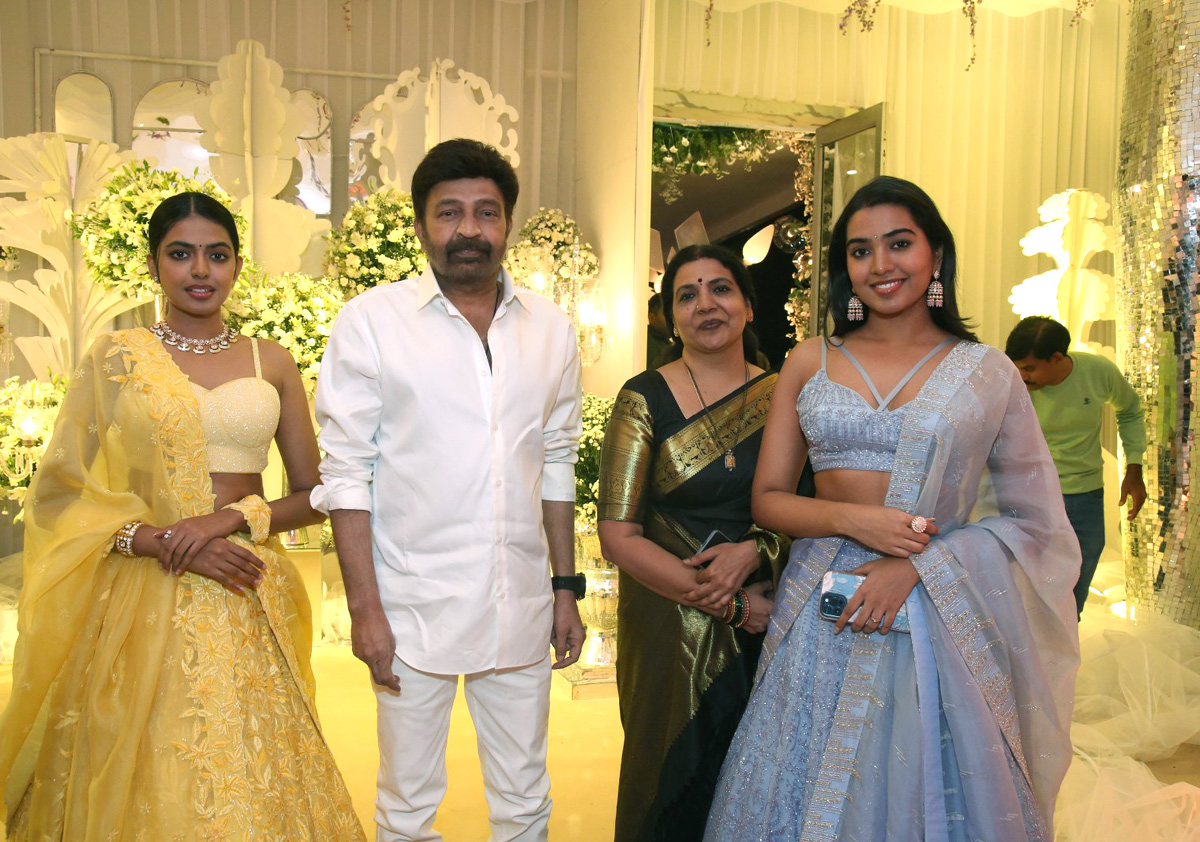 tollywood-celebrities-at-sharwanand-wedding-reception-_20function-_20at_20-hyderabad-10.jpg 10