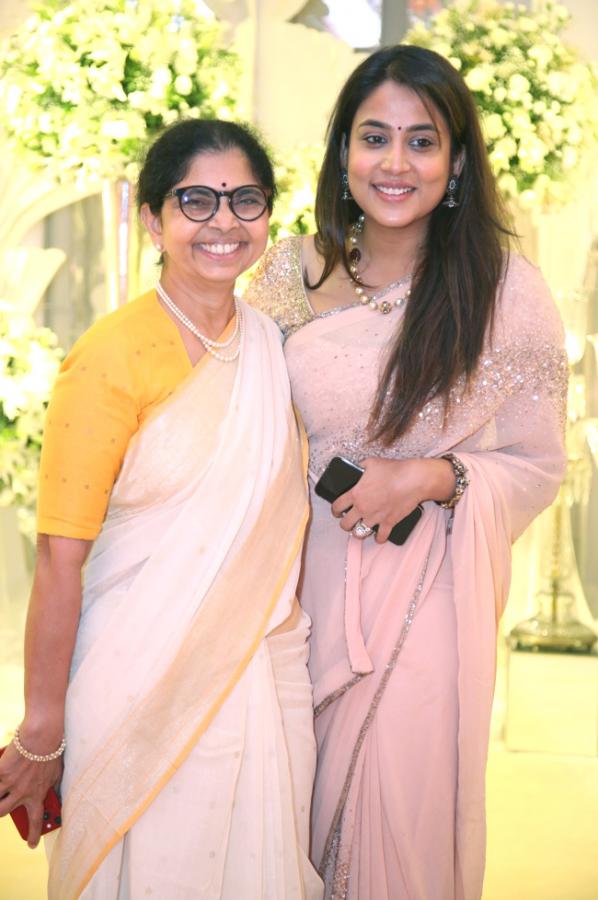 tollywood-celebrities-at-sharwanand-wedding-reception-_20function-_20at_20-hyderabad-12.jpg 12