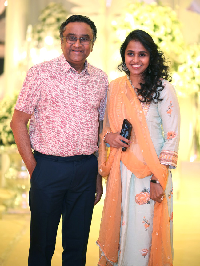 tollywood-celebrities-at-sharwanand-wedding-reception-_20function-_20at_20-hyderabad-13.jpg 13