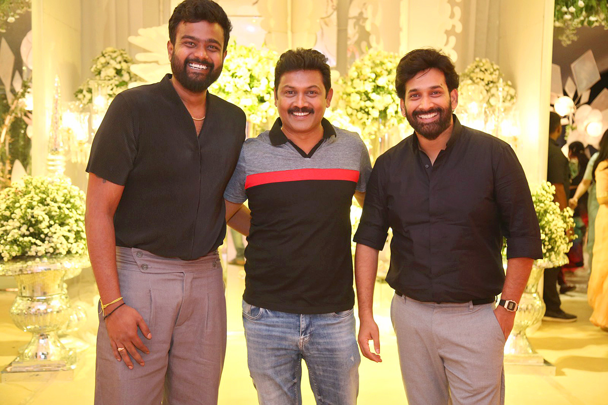 tollywood-celebrities-at-sharwanand-wedding-reception-_20function-_20at_20-hyderabad-16.jpg 14