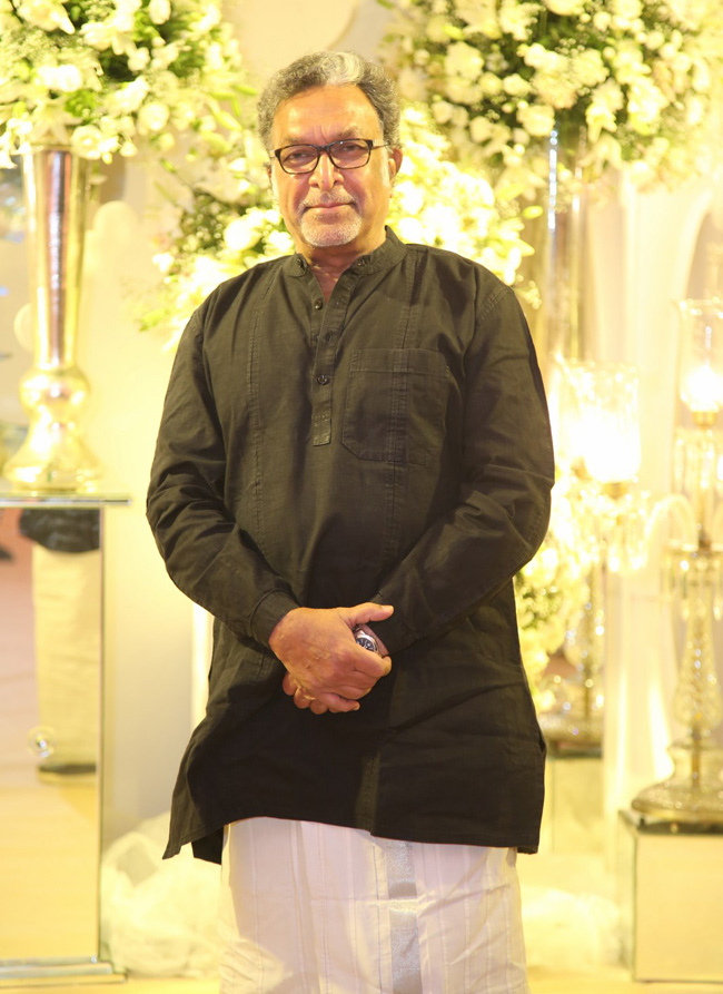 tollywood-celebrities-at-sharwanand-wedding-reception-_20function-_20at_20-hyderabad-23.jpg 21
