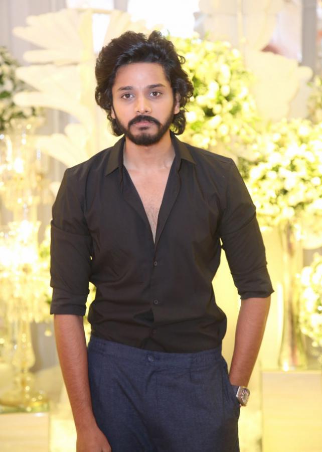 tollywood-celebrities-at-sharwanand-wedding-reception-_20function-_20at_20-hyderabad-27.jpg 25