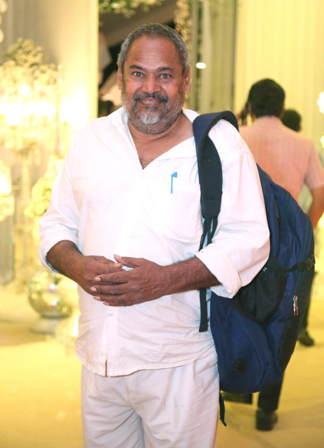 tollywood-celebrities-at-sharwanand-wedding-reception-_20function-_20at_20-hyderabad-30.jpg 28