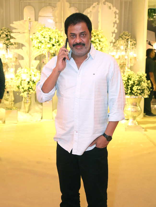 tollywood-celebrities-at-sharwanand-wedding-reception-_20function-_20at_20-hyderabad-34.jpg 32