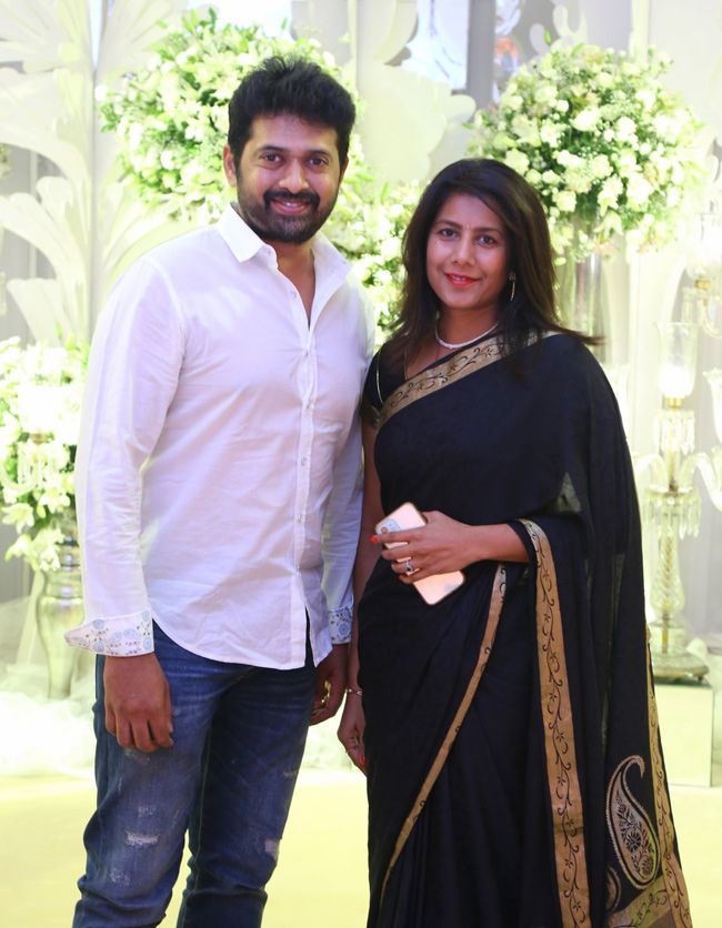 tollywood-celebrities-at-sharwanand-wedding-reception-_20function-_20at_20-hyderabad-47.jpg 44