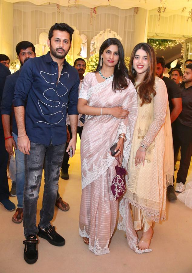 tollywood-celebrities-at-sharwanand-wedding-reception-_20function-_20at_20-hyderabad-61.jpg 51