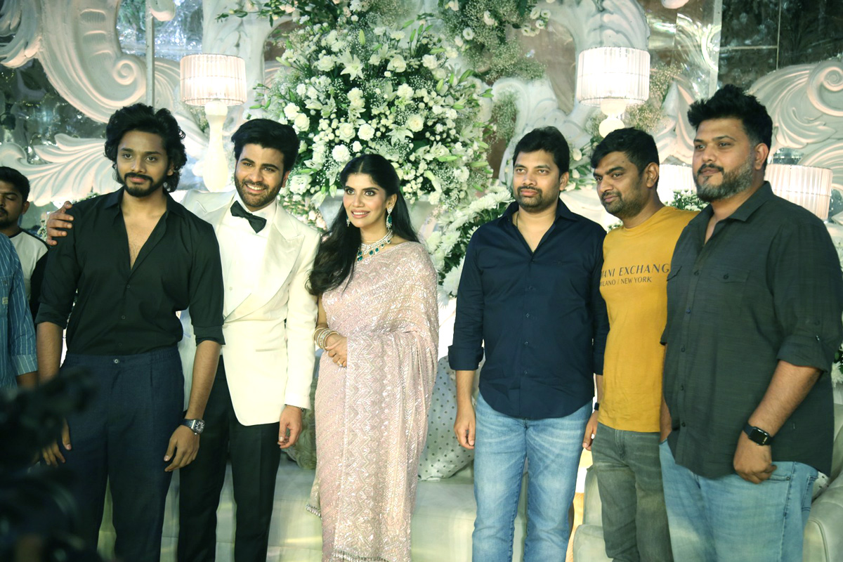 tollywood-celebrities-at-sharwanand-wedding-reception-_20function-_20at_20-hyderabad-7.jpg 7