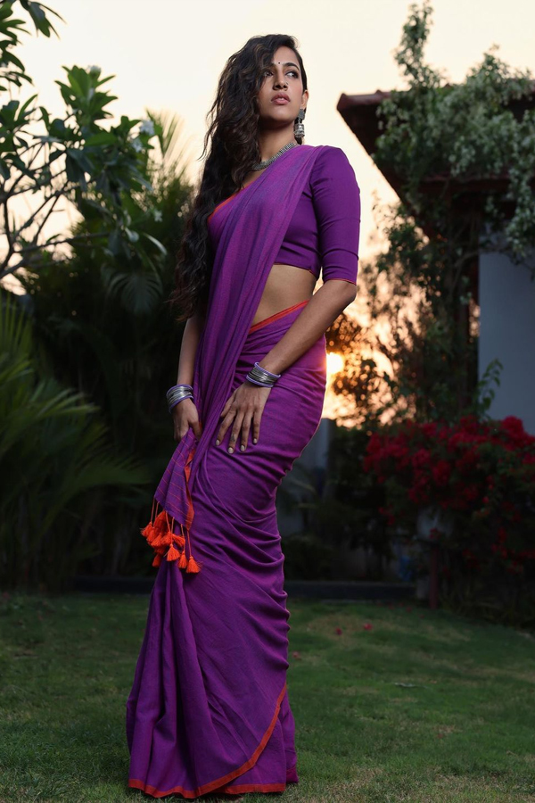 niharika2.jpg 3