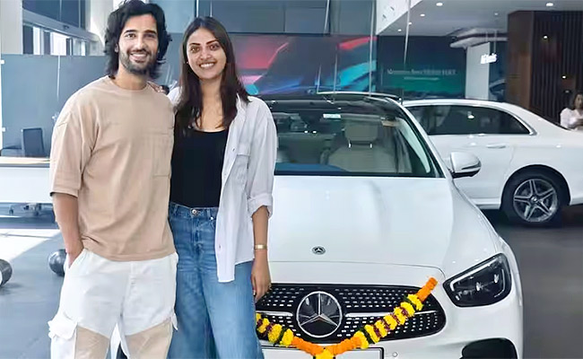Aditya-seal-and-anushka-ranjan.jpg
