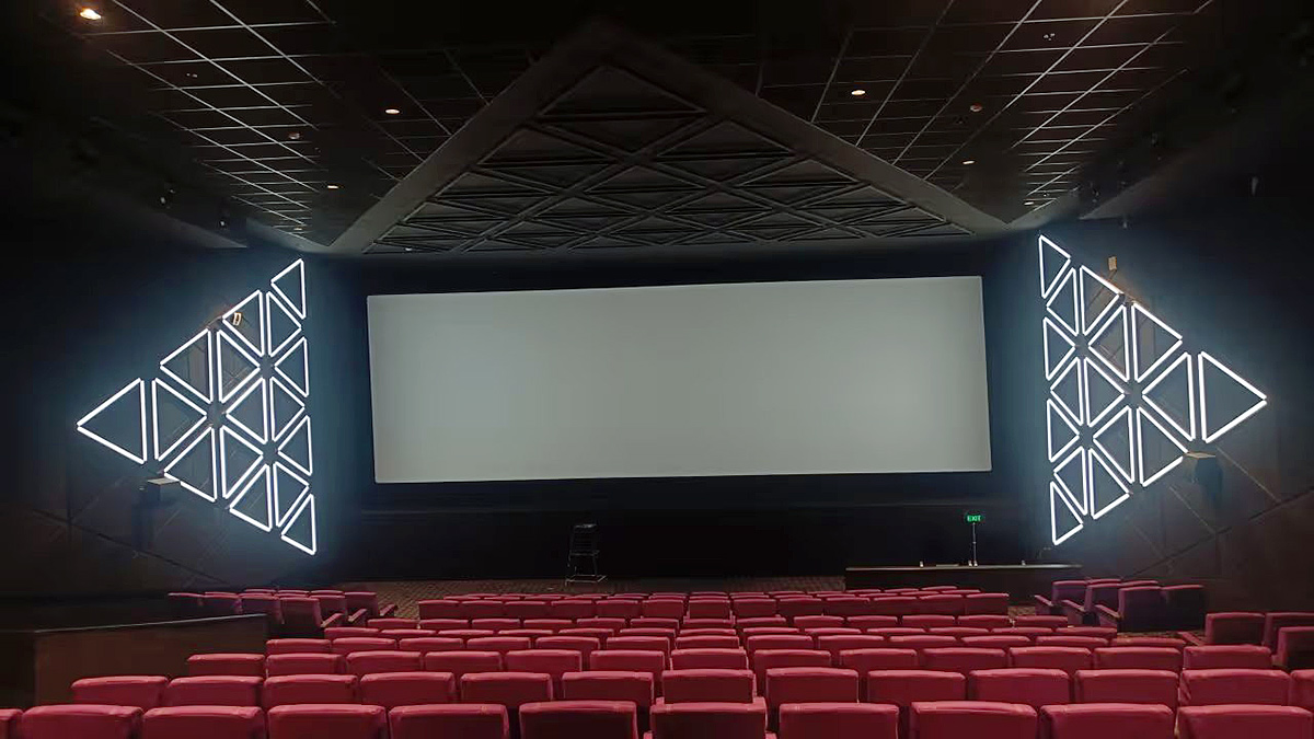 Allu-_20Arjun-_20Own-_20Multiplex-_20AAA-_20Cinemas-_20In_20-Ameerpet-_20Inside_20-Photos_20-Goes_20-Viral-6.jpg 6