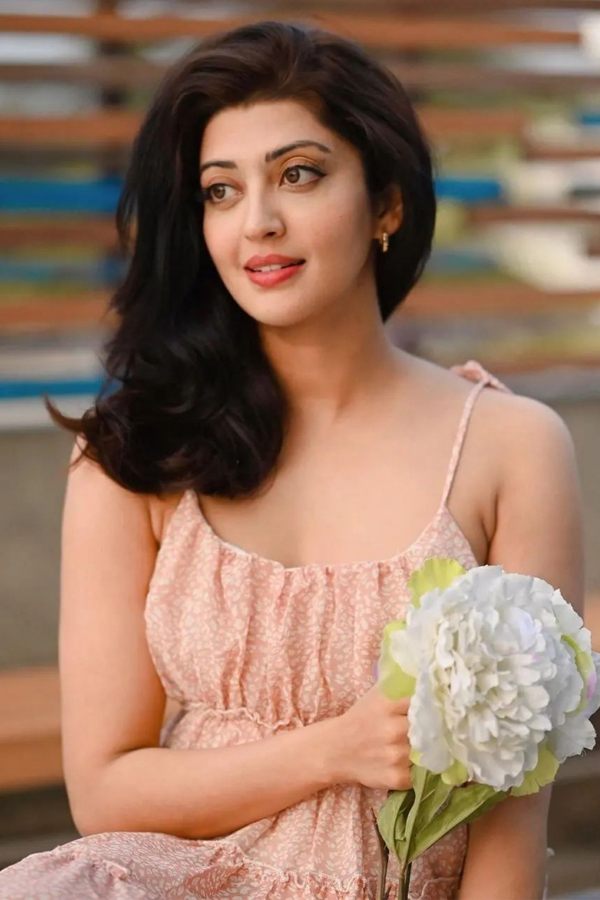 pranitha-subhash-08.jpg 8