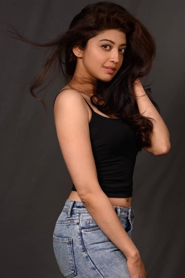 pranitha-subhash-15.jpg 15