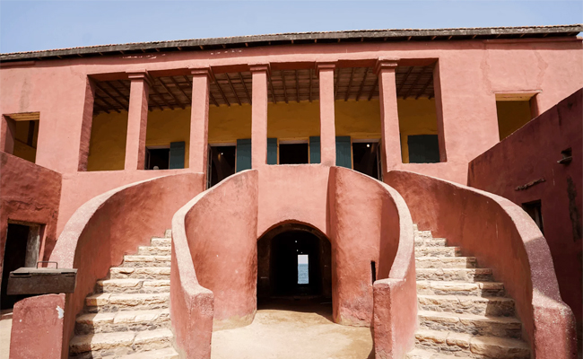 10._20House_20of_20Slaves_2C_20Goree_20Island_2C_20Senegal.jpg 11