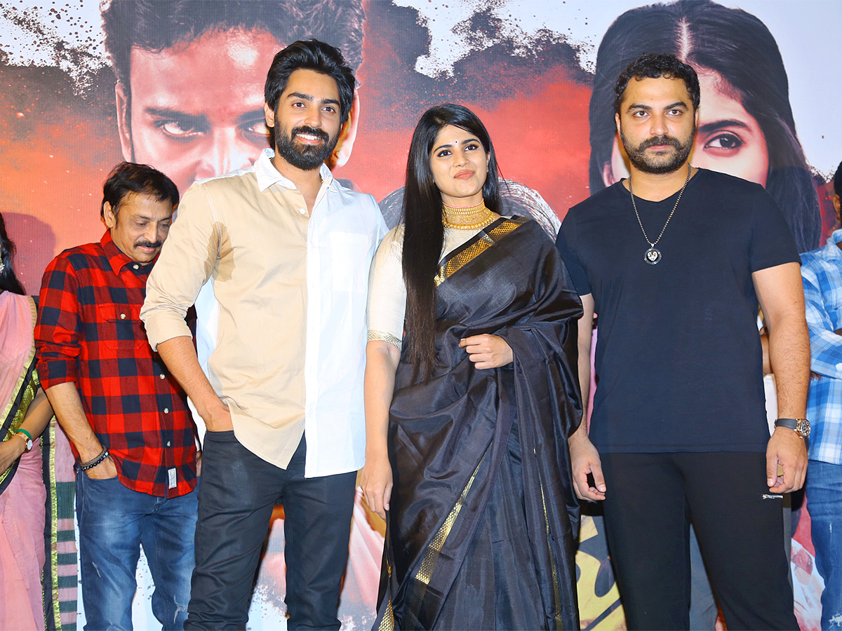 Shiva-Kandukuri-Manu_20Charitra-Movie-Trailer-Pics-1.jpg 1