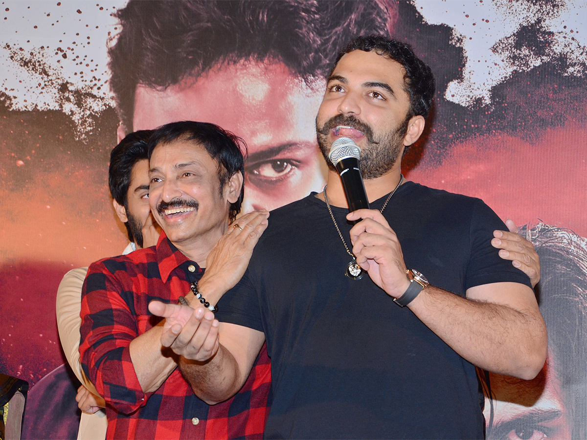 Shiva-Kandukuri-Manu_20Charitra-Movie-Trailer-Pics-12.jpg 11