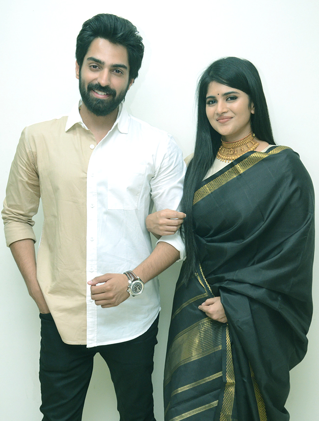 Shiva-Kandukuri-Manu_20Charitra-Movie-Trailer-Pics-17.jpg 16
