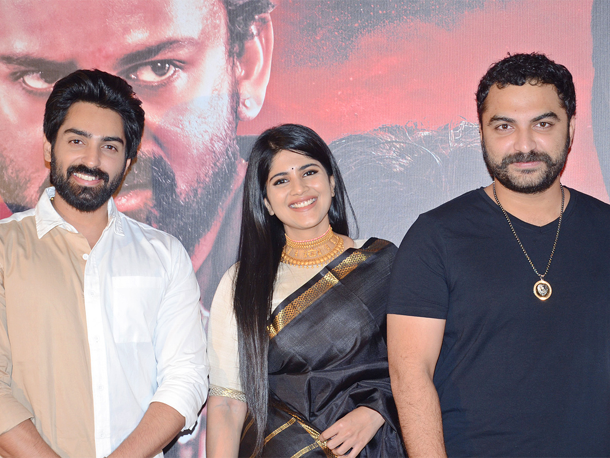 Shiva-Kandukuri-Manu_20Charitra-Movie-Trailer-Pics-2.jpg 2