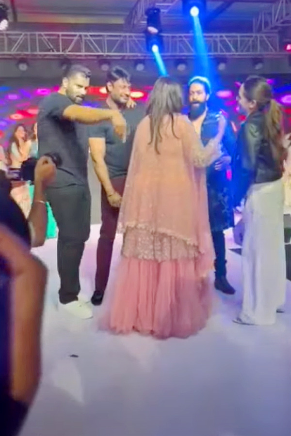 Sumalatha_20Son_20Abhishek_20Ambareesh_20Sangeeth_20Party_20Photos_2.jpg 3