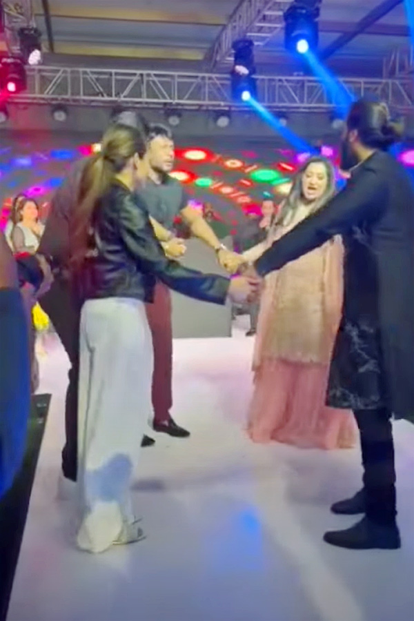 Sumalatha_20Son_20Abhishek_20Ambareesh_20Sangeeth_20Party_20Photos_3.jpg 4