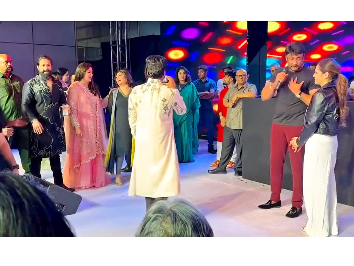 Sumalatha_20Son_20Abhishek_20Ambareesh_20Sangeeth_20Party_20Photos_7.jpg 8