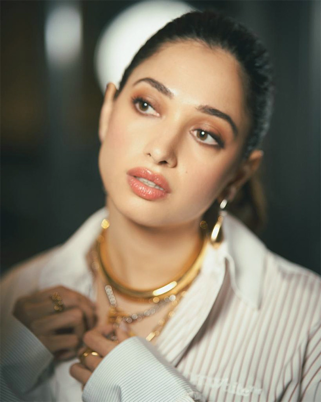 Tamannaah-Bhatia-confirms-her-relationship-with-Vijay-Varma-Pics-14.jpg 14