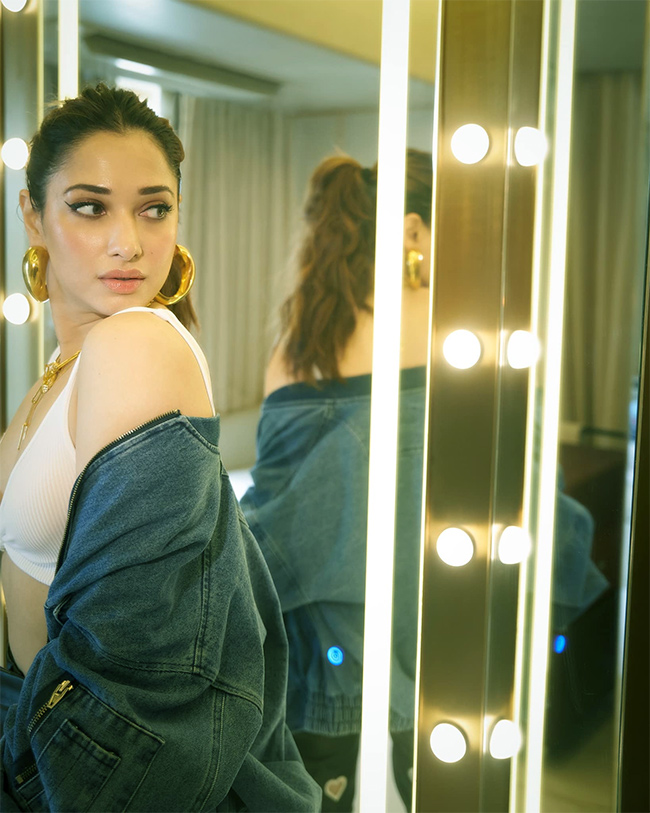 Tamannaah-Bhatia-confirms-her-relationship-with-Vijay-Varma-Pics-2.jpg 2