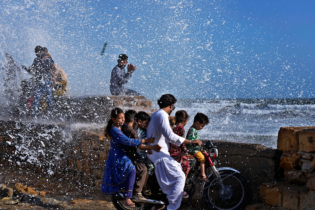 cyclone-biparjoy-update-pics-15.jpg 15