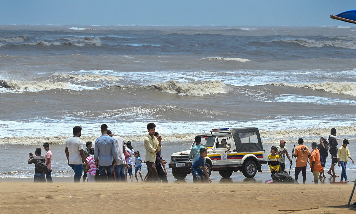 cyclone-biparjoy-update-pics-23.jpg 23