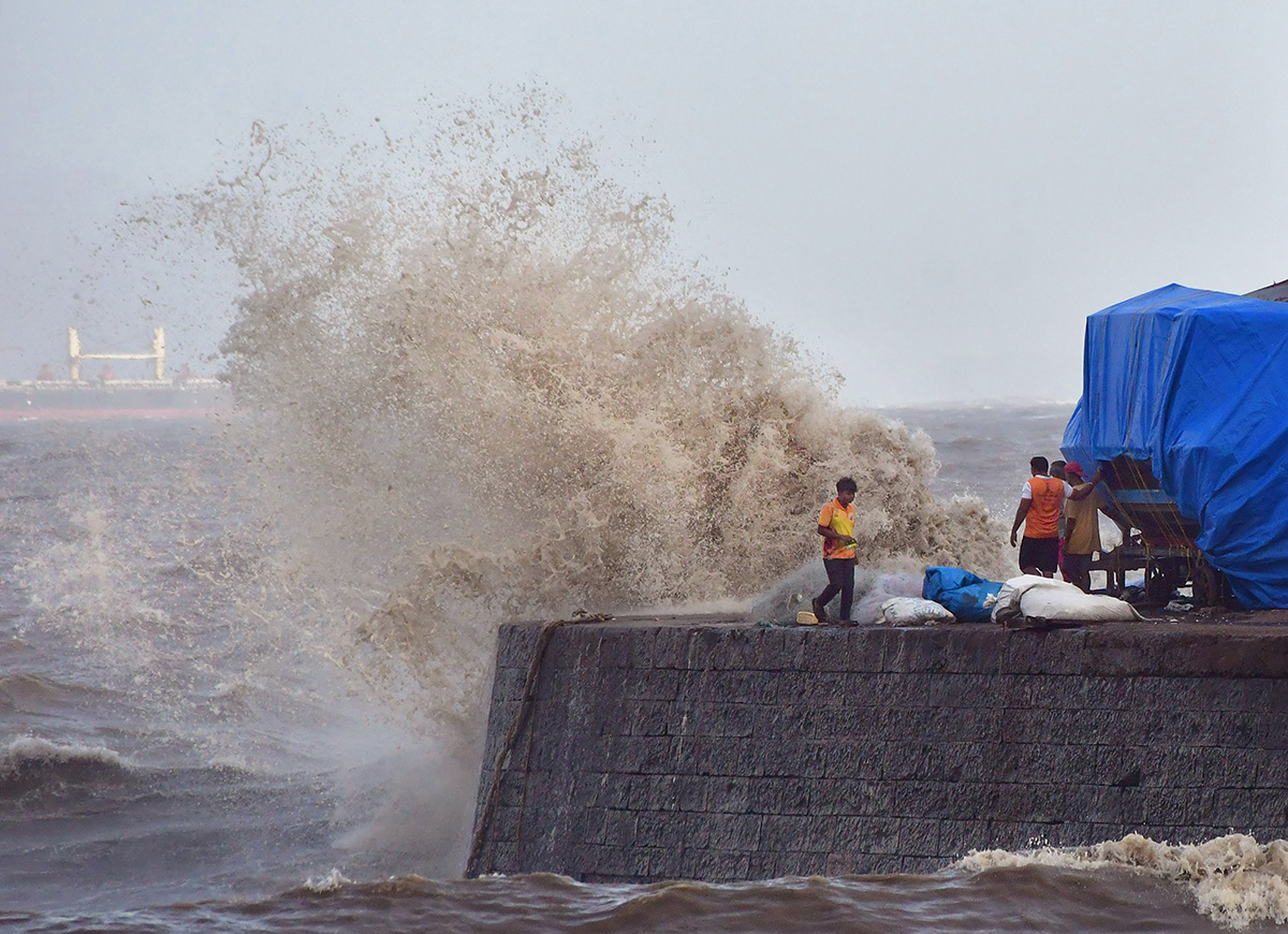 cyclone-biparjoy-update-pics-6.jpg 6