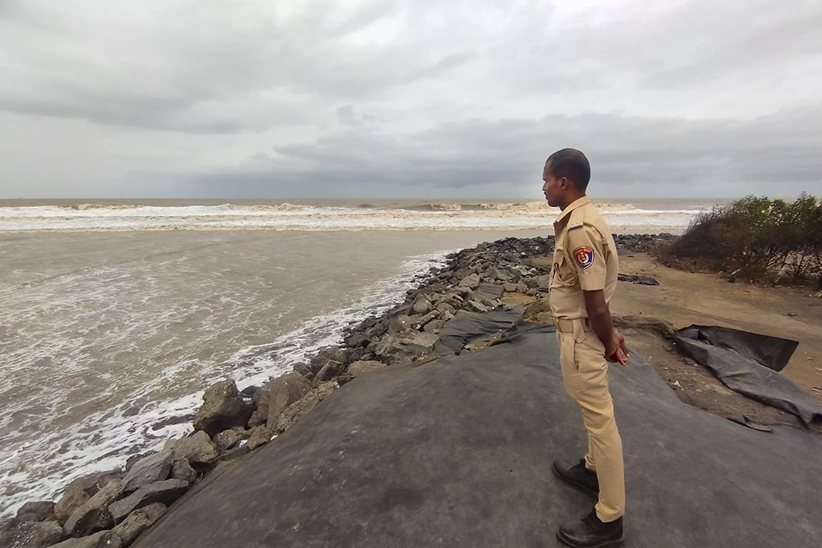 cyclone-biparjoy-update-pics-8.jpg 8