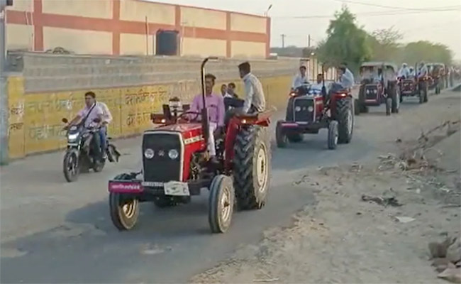 tractors.jpg