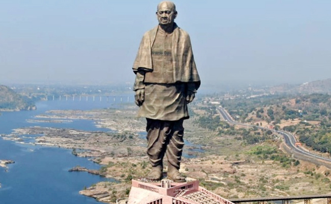 Statue_20of_20Unity.jpg 2
