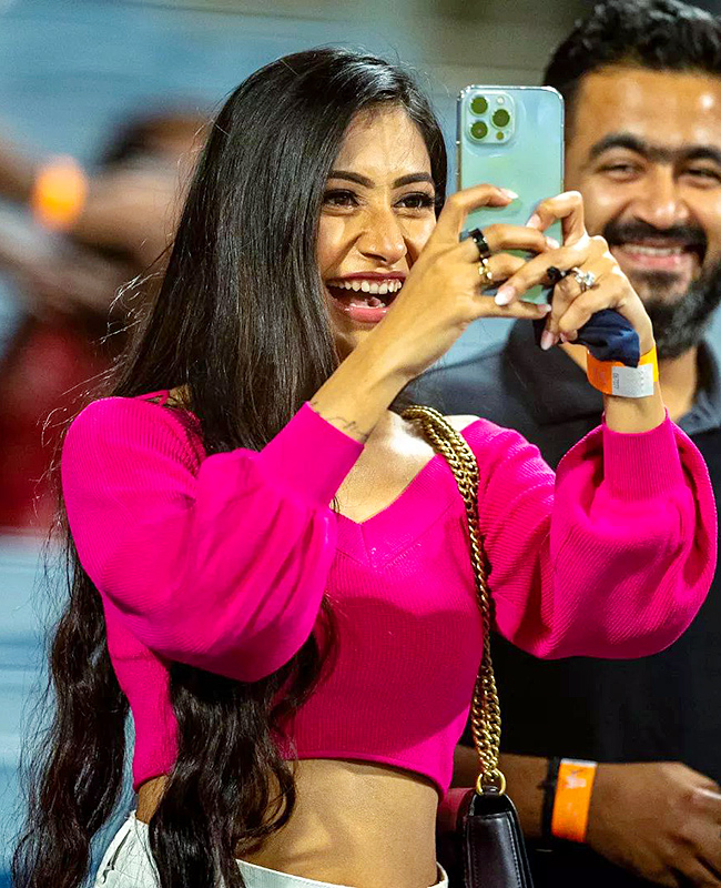 Trending-Photos-Of-Yuzvendra-Chahal-Dhanashree-Verma-Viral-7.jpg 7