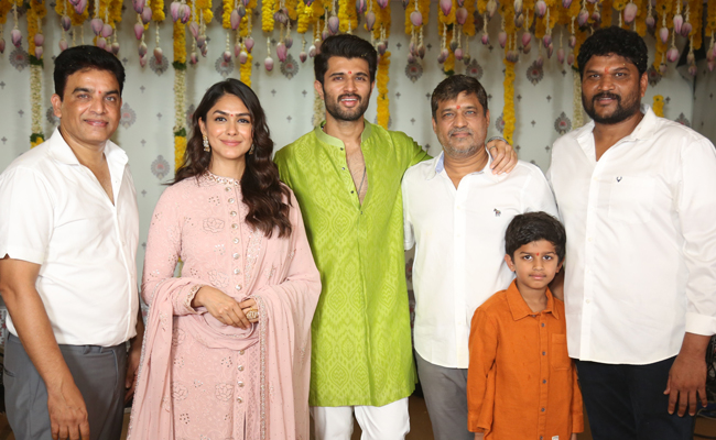 vijay-devarakonda-mrunal-thakur-05.jpg 5