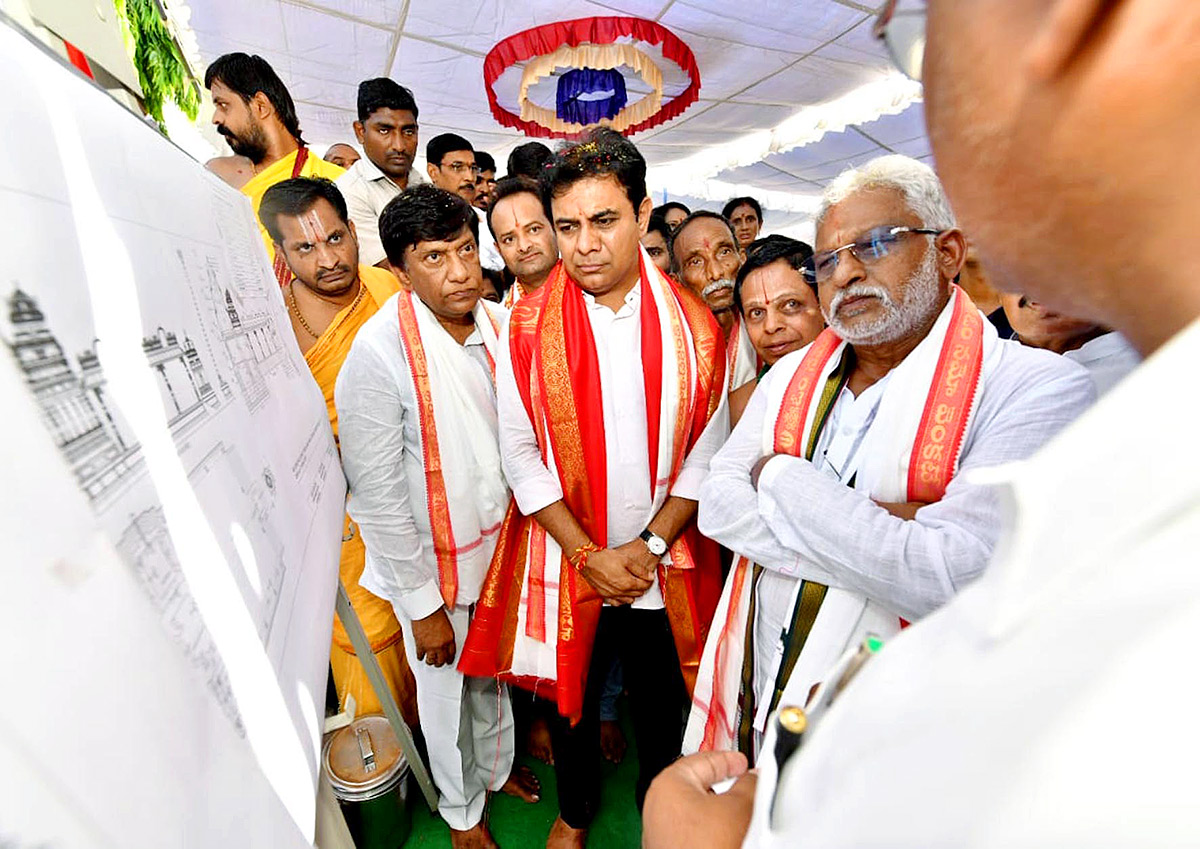 KTR_20Laying_20Foundation_20Stone_20for_20Re_20Construction_20of_20Sri_20Venugopala_20Swami_20Temple-32.jpg 31