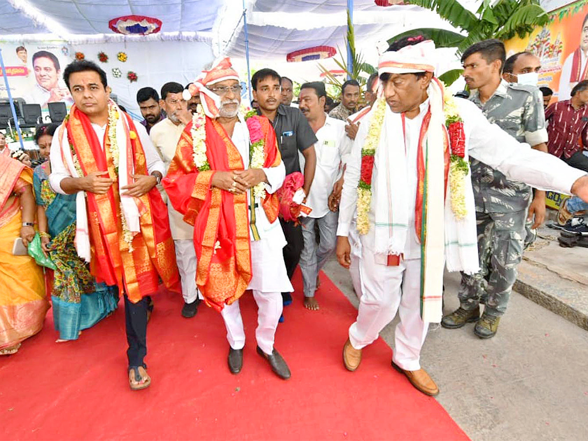 KTR_20Laying_20Foundation_20Stone_20for_20Re_20Construction_20of_20Sri_20Venugopala_20Swami_20Temple-8.jpg 7