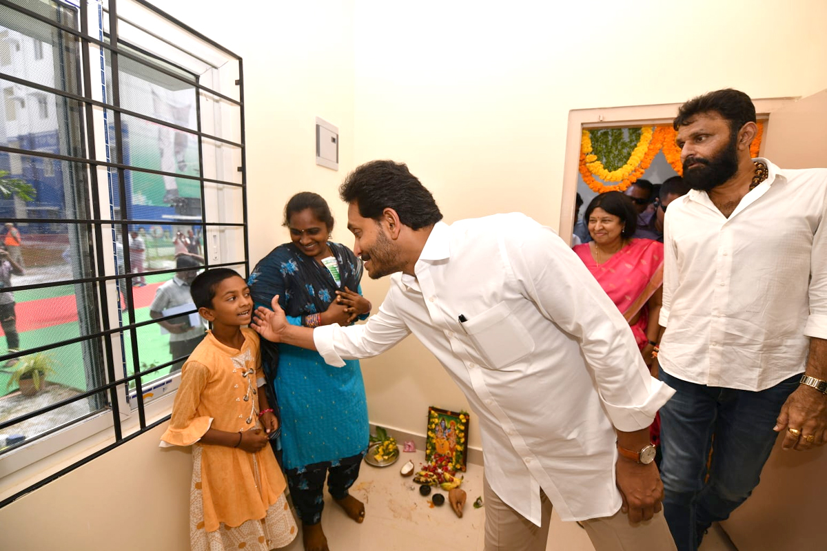 AP-CM-YS-Jagan-Gudivada-Visit-For-TIDCO-Houses-Distribution_2C_20Photos_20Inside-11.jpg 11