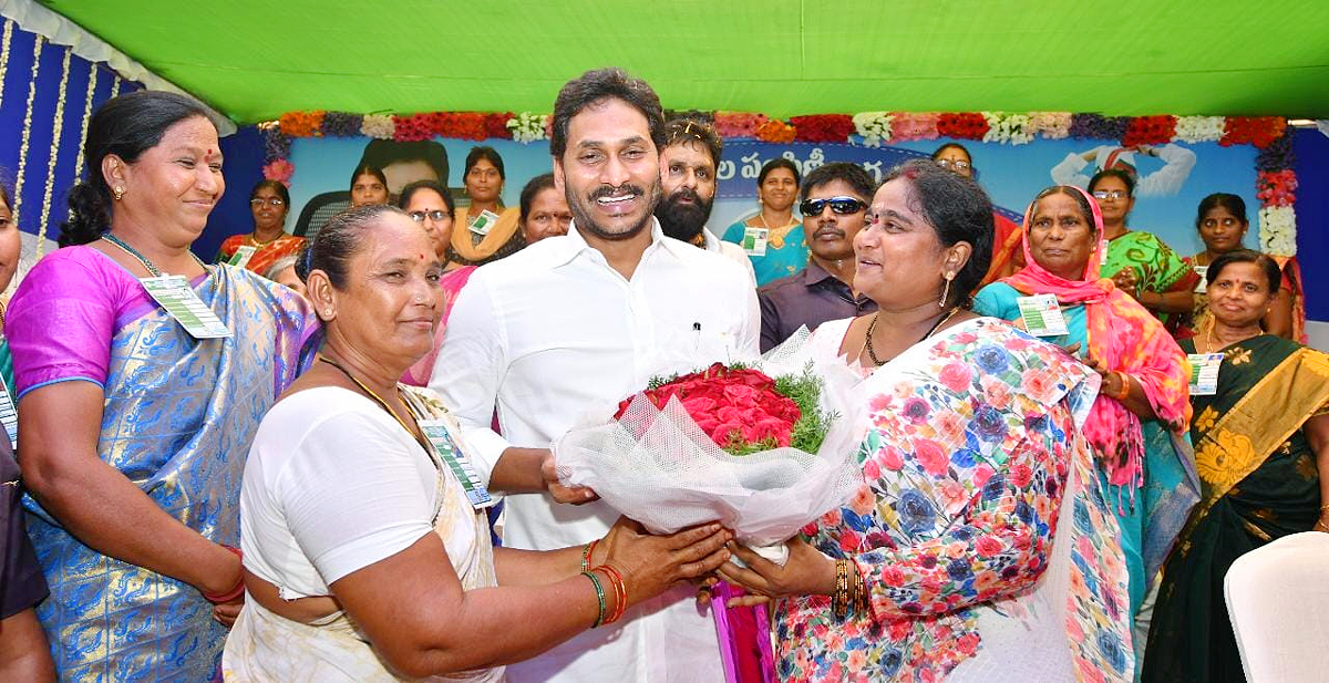 AP-CM-YS-Jagan-Gudivada-Visit-For-TIDCO-Houses-Distribution_2C_20Photos_20Inside-20.jpg 18