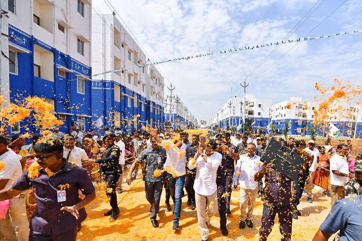 AP-CM-YS-Jagan-Gudivada-Visit-For-TIDCO-Houses-Distribution_2C_20Photos_20Inside-21.jpg 19