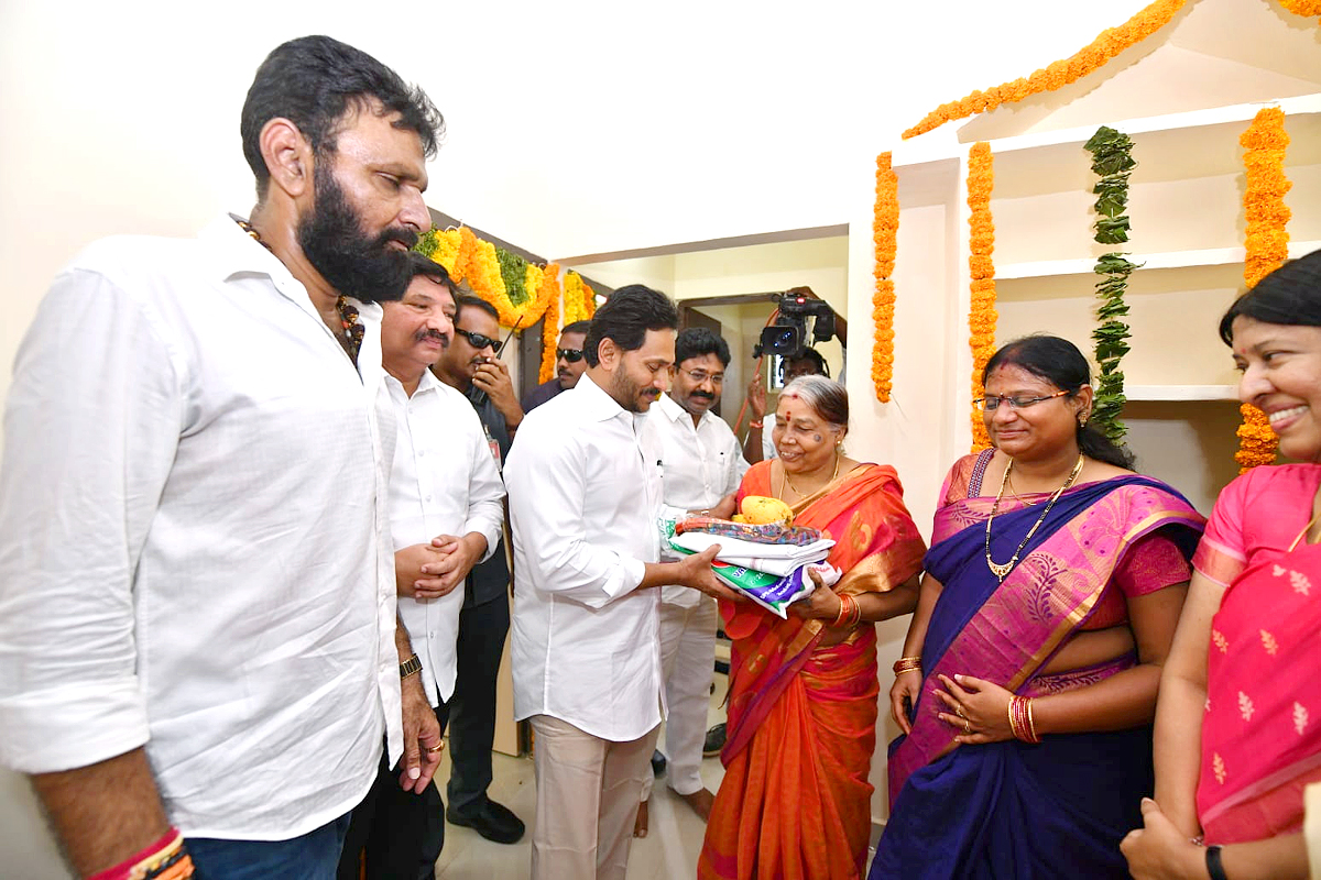 AP-CM-YS-Jagan-Gudivada-Visit-For-TIDCO-Houses-Distribution_2C_20Photos_20Inside-5.jpg 5