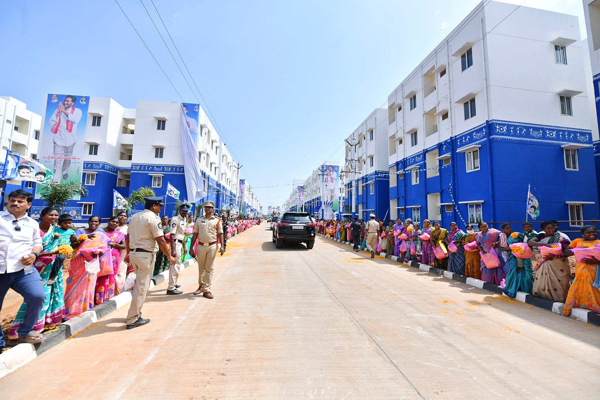 AP-CM-YS-Jagan-Gudivada-Visit-For-TIDCO-Houses-Distribution_2C_20Photos_20Inside-7.jpg 7