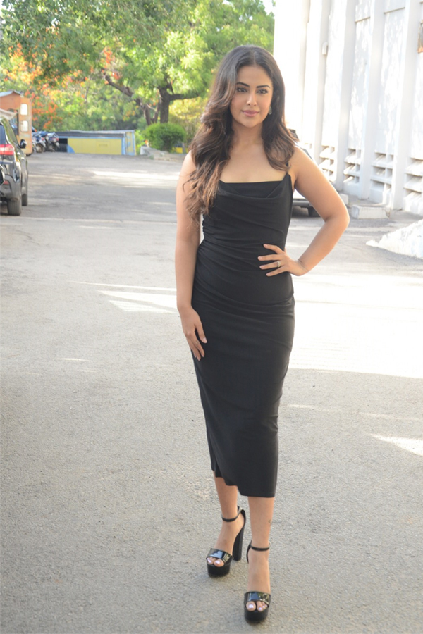 avika-gor-02.jpg 2