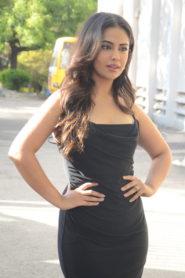 avika-gor-03.jpg 3