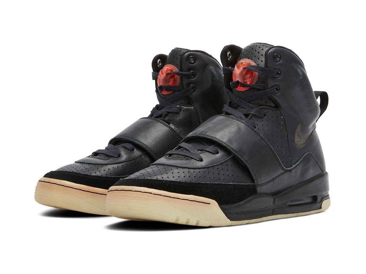 kayne_20west_20nike_20air_20yeezy.jpg 3