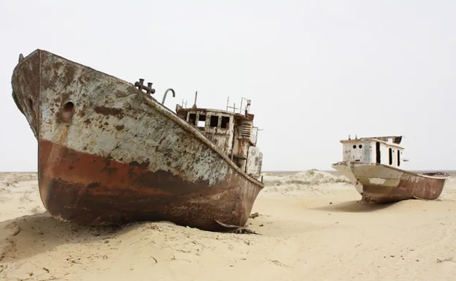 8.Ships_20in_20the_20desert.jpg 9