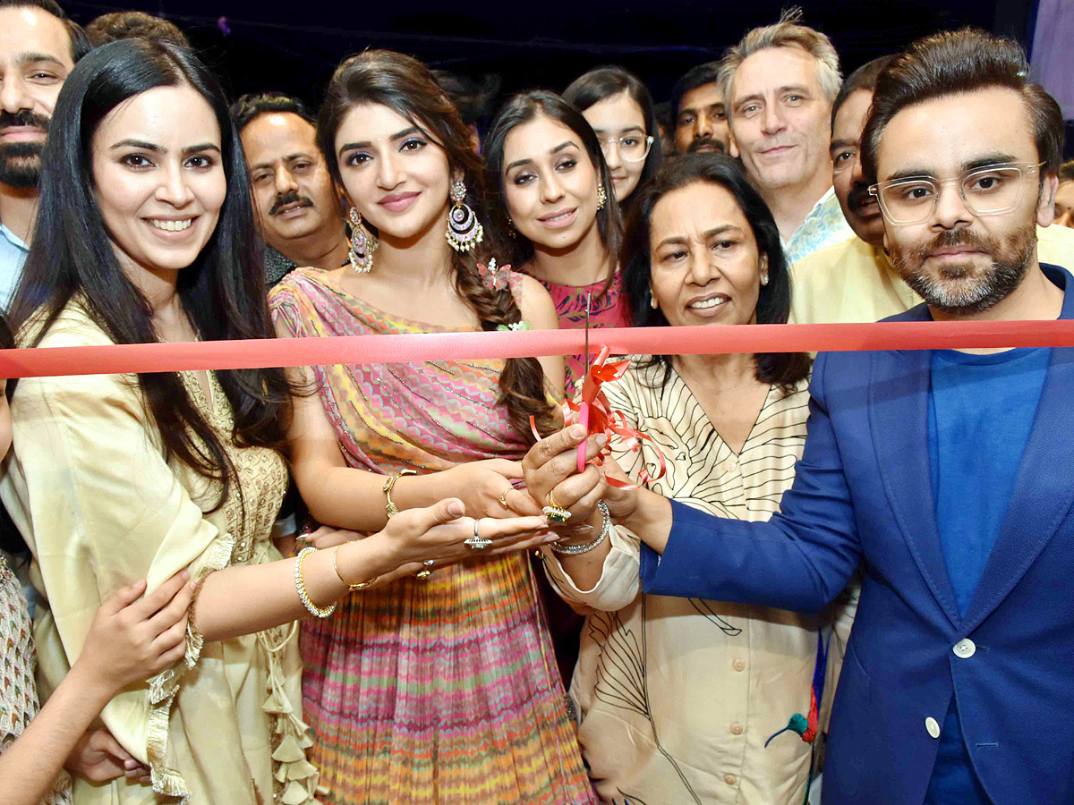 Actress_20Sreeleela_20Launch_20Neerus_20At_20Vanasthalipuram_20Photos_7.jpg 8