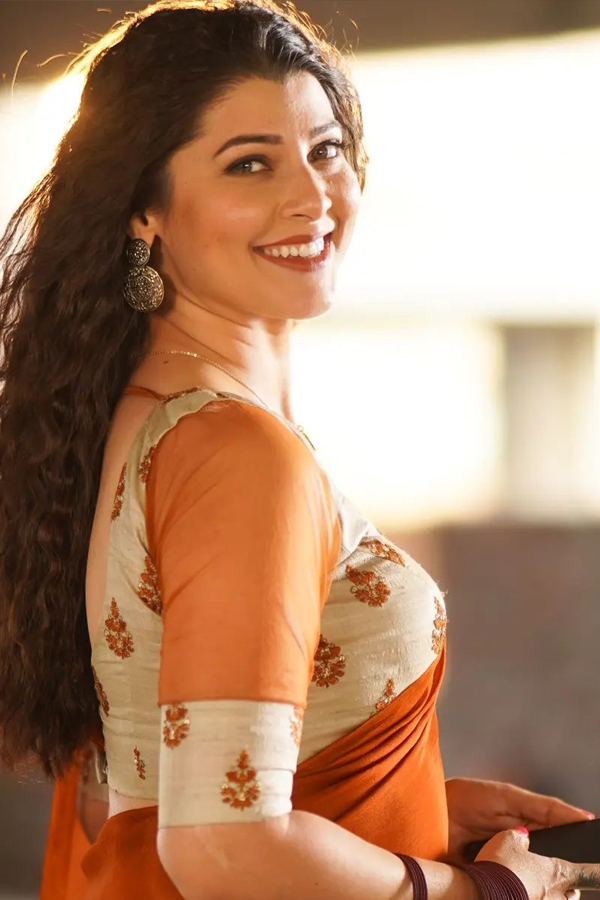 Adipurush_20Tejaswini_20Pandit_20Latest_20Photos_2.jpg 3