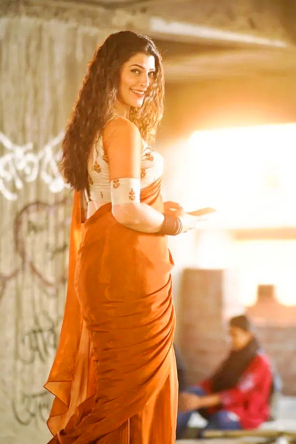 Adipurush_20Tejaswini_20Pandit_20Latest_20Photos_3.jpg 4